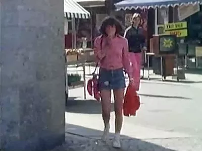 Російські ляльки трахаються на вулиці під час перегляду порно мама з сином страшного фільму