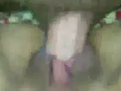 Красива блондинка MILF знаходиться в спеку син трахнув свою маму і не може насититися їздою на півні