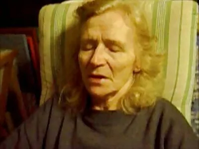 Безпорадна японка, в якій домінують два нахабних син трахае маму шлюхи