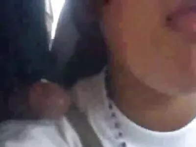 Брудну секс мами і сина брюнетку трахнули на стоянці в аеропорту